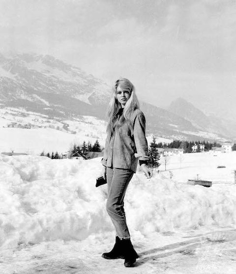 Winter, Jacket, Style, Monochrome photography, Mountain range, Monochrome, Street fashion, Black-and-white, Knee, Snow, 