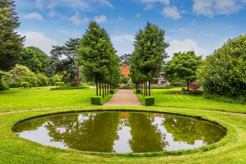 Barnfield - country estate - pond - Grantley Barnfield - country estate - pond - Grantley