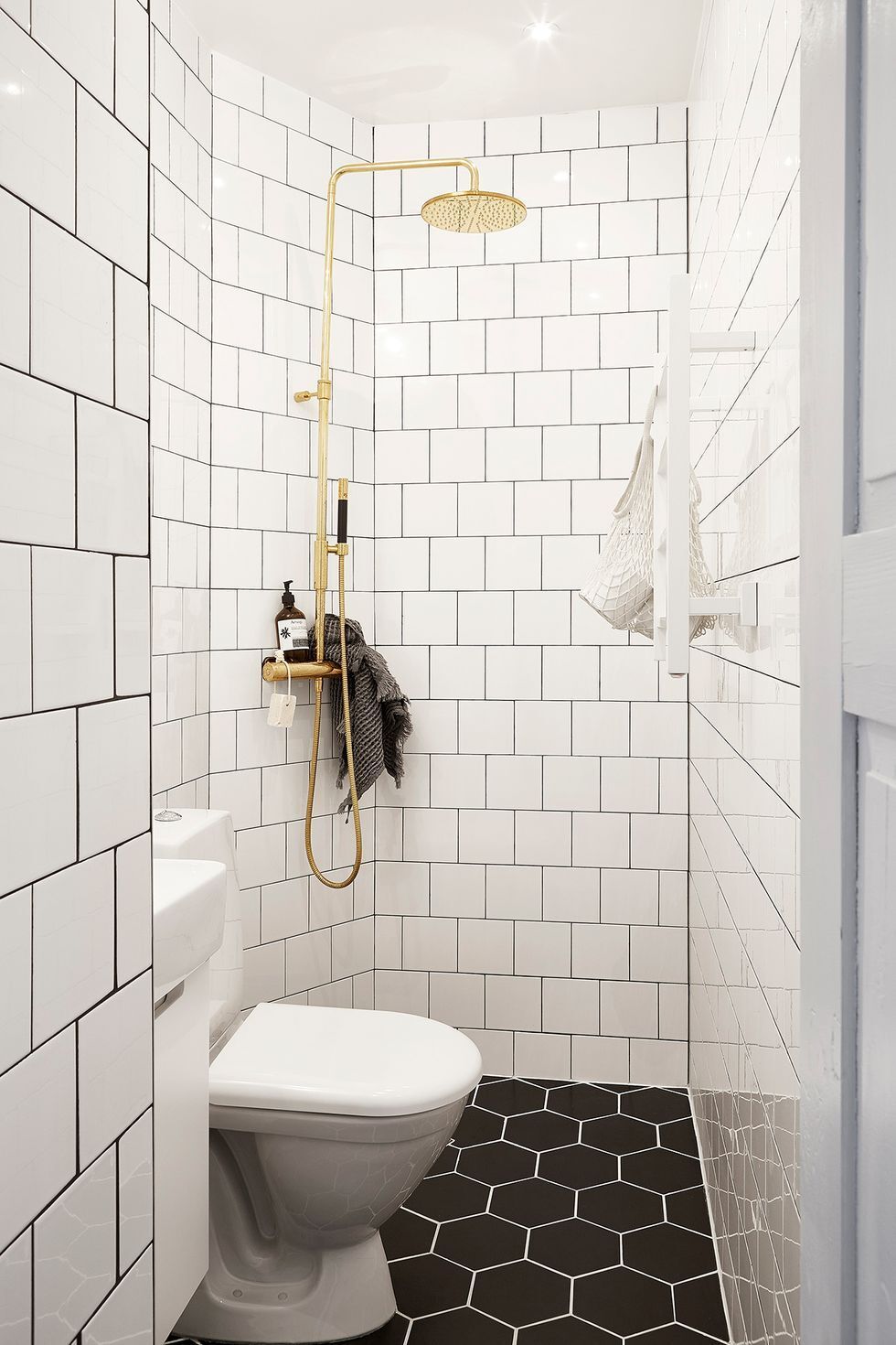 Get Small Bathroom Shower Tile Ideas Images - blogcerradooirquesi