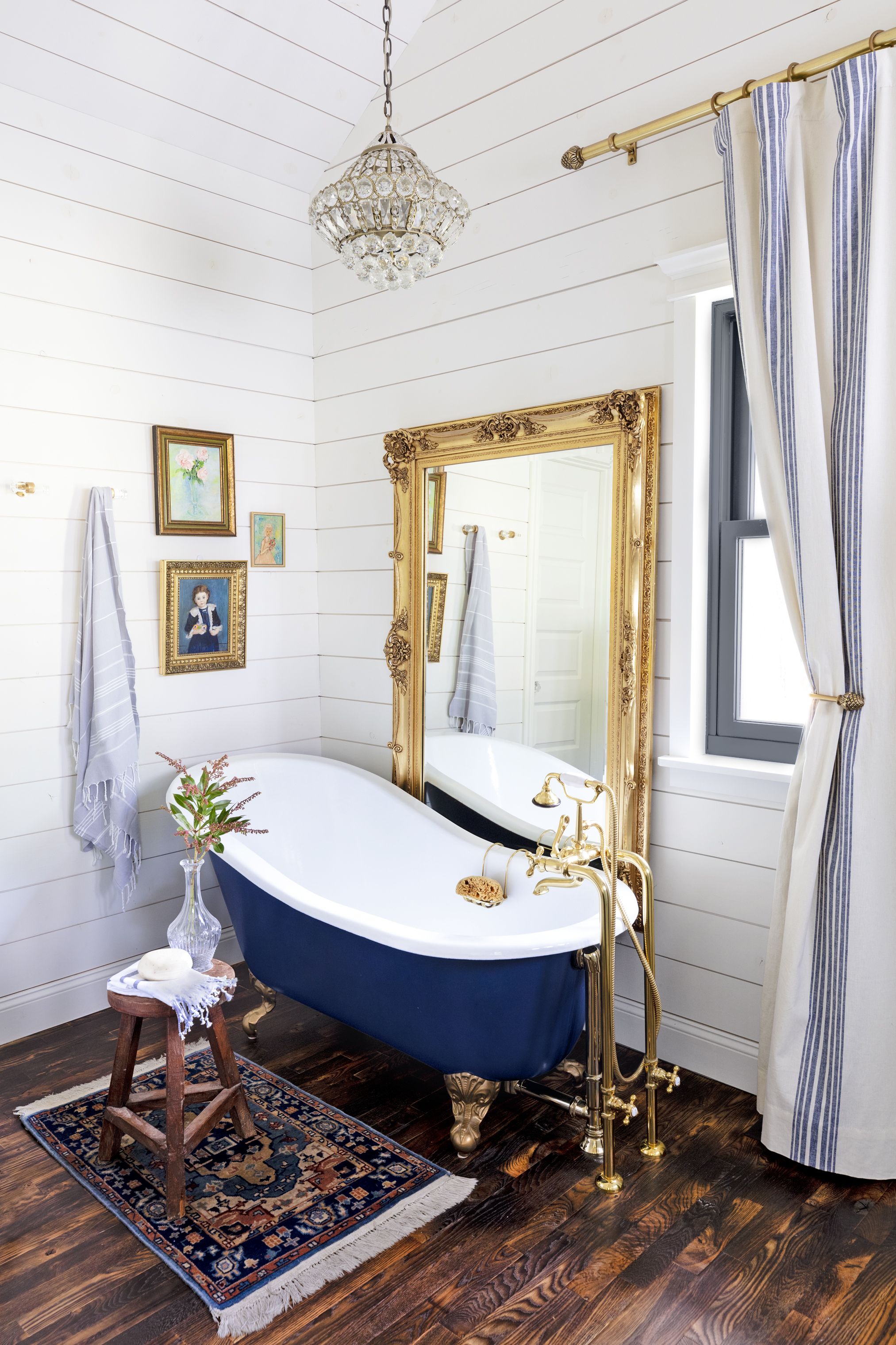 gold bathroom decor ideas