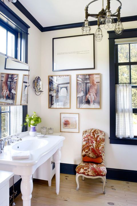 21 Bathroom Mirror Ideas For Every, Hanging Bathroom Mirror In Front Of Window