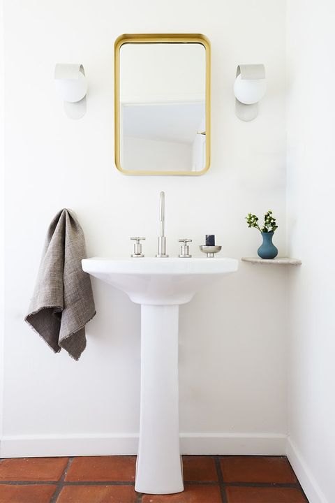 28 Stylish Bathroom Shelf Ideas The Most Clever Storage Solutions - Bathroom Sink Caddy Tray