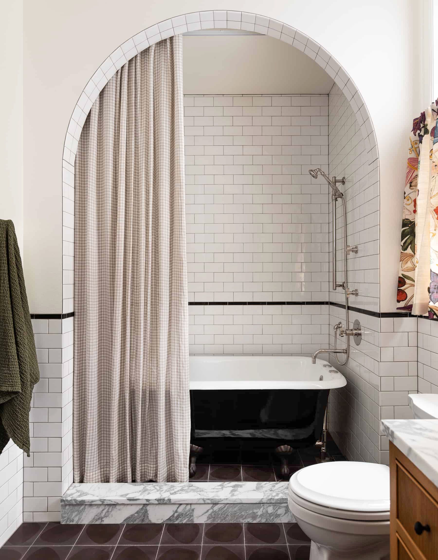 traditional bathroom tile ideas