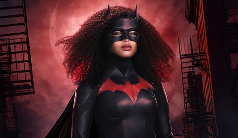 javicia leslie en su traje para batwoman