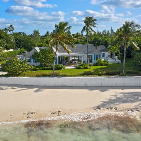 Beach house in the Bahamas is for sale