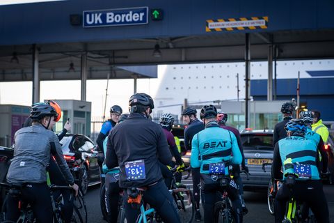 BEAT Cycling Club eert Brexit met rit naar de UK