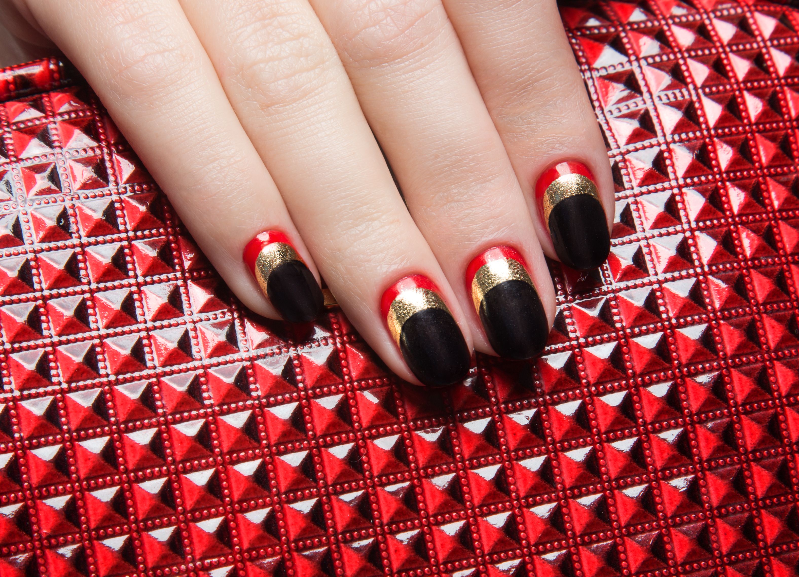 Red and Gold Glitter Nail Art Ideas - wide 8