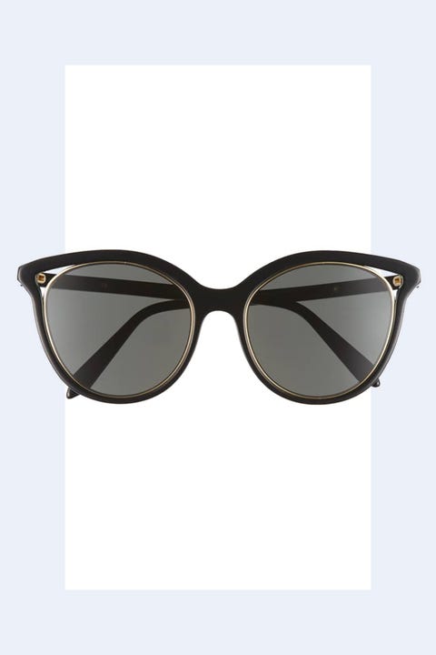 Fashion tips for women over 50