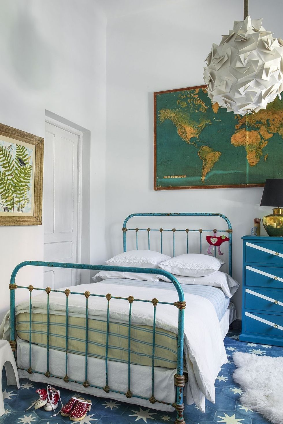 +15 ideas de decoración encima de la cama para realzar el atractivo de tu dormitorio