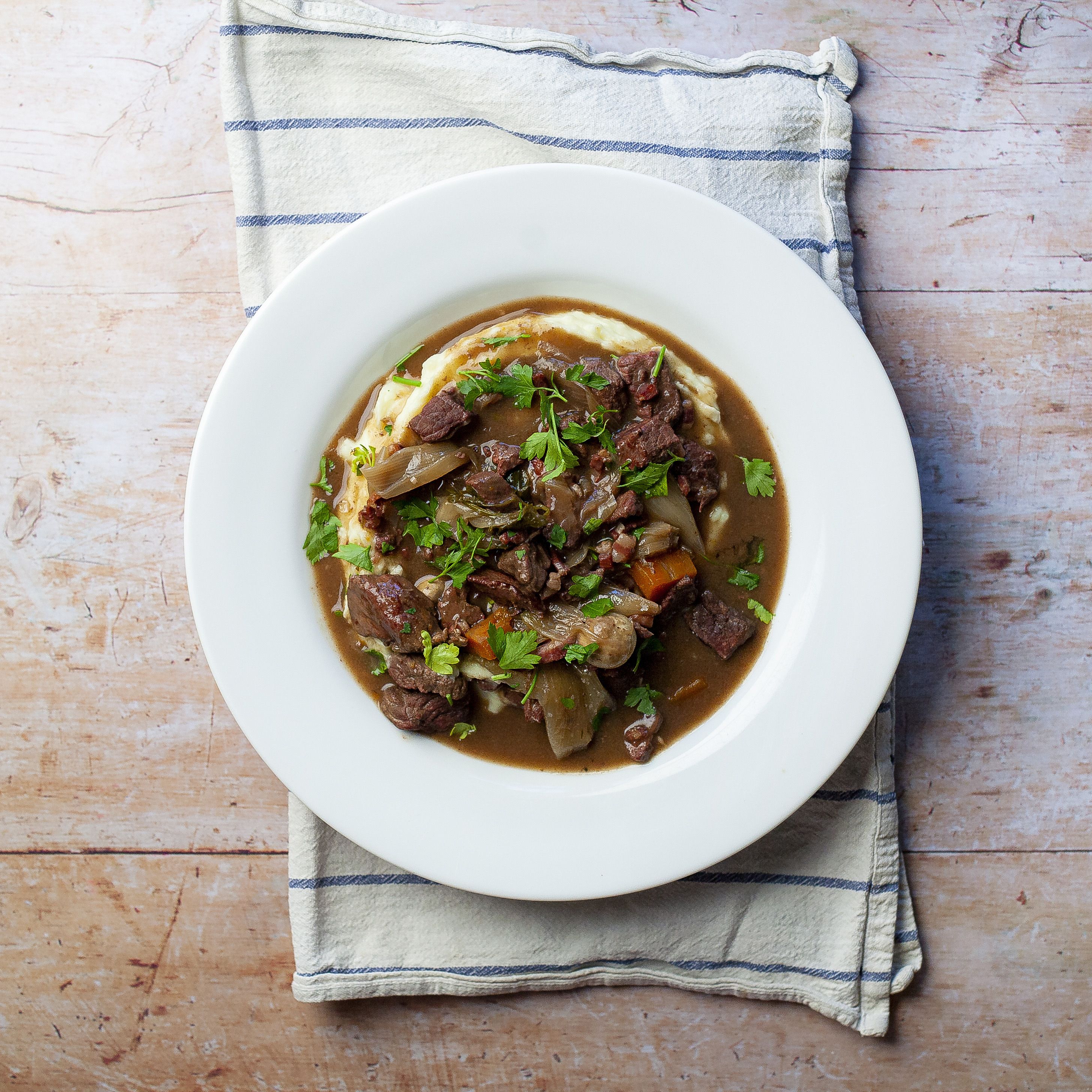 beef bourguignon slow cooker uk