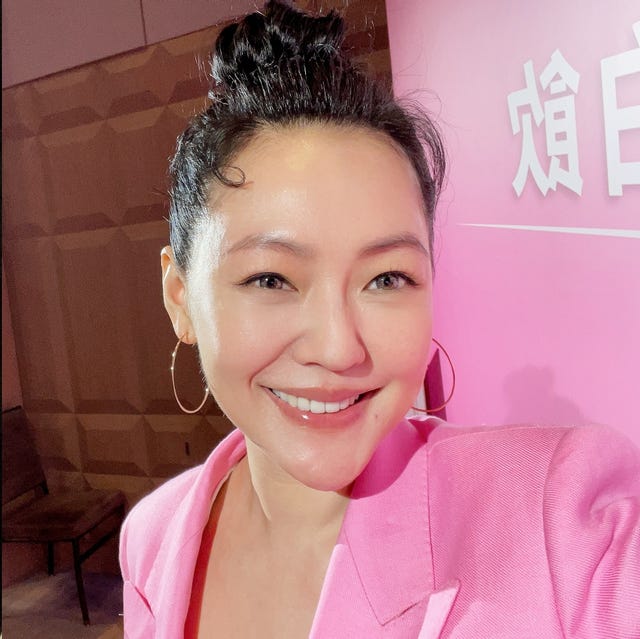 小S徐熙娣:“女生经常把自己搞得一团糟实在是太过分了!”保持极简主义很好。” 那是防腐剂吗?!国际巨星小s的秘密保养方法,来偷冻龄女神