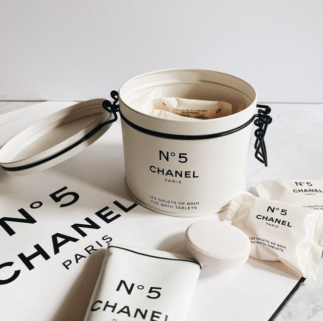 香奈兒5號工場限定系列品項價格總整理 Chanel純白油漆筒沐浴 香奈兒5號工場限定系列品項價格總整理 Chanel純白油漆筒沐浴