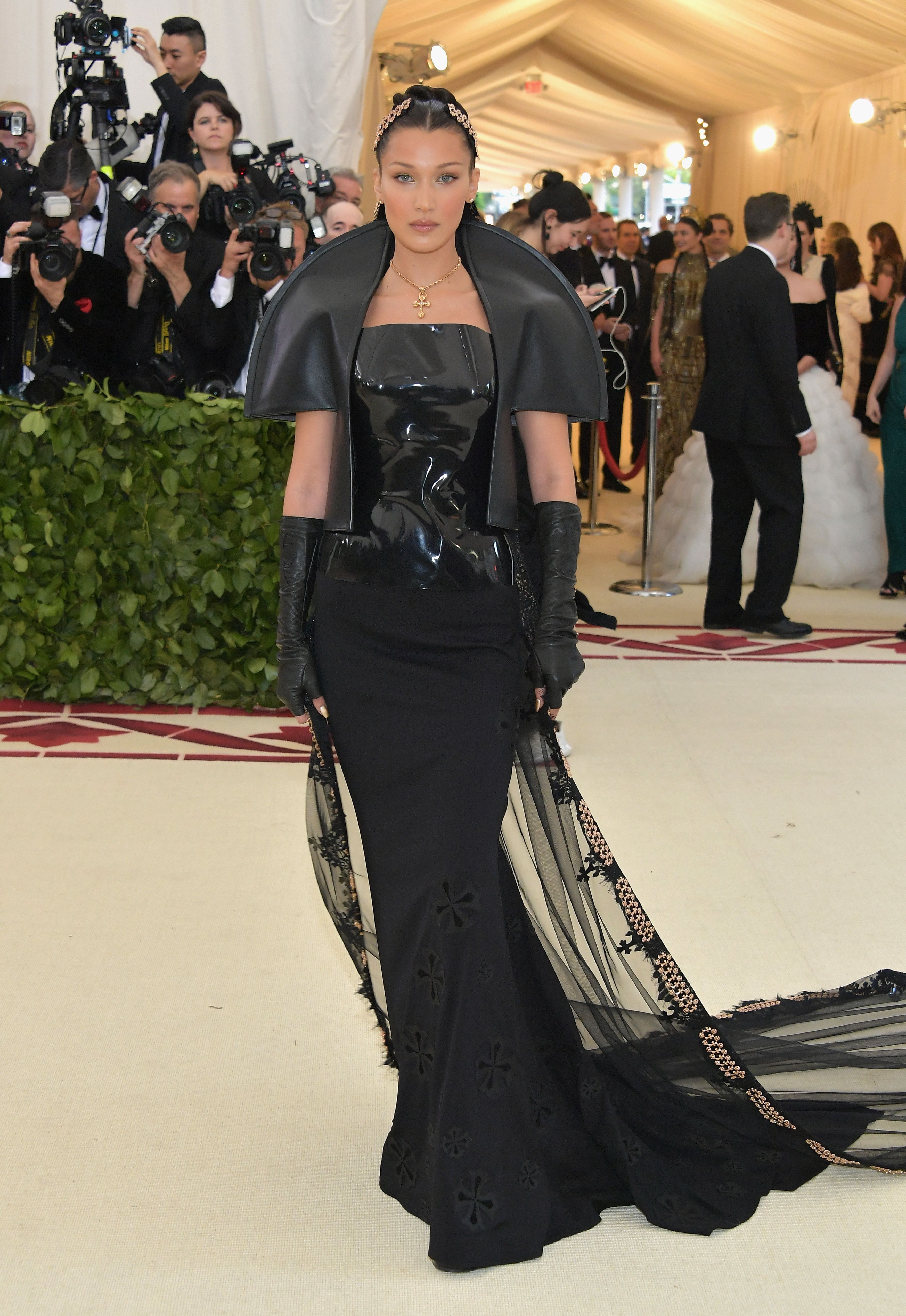 who dressed in all black at the met gala
