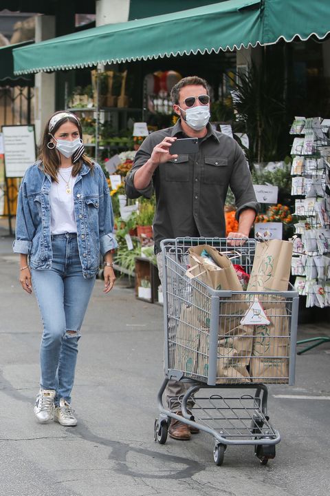 ben-affleck-and-ana-de-armas-are-seen-on-june-05-2020-in-news-photo-1597257129.jpg?crop=0.934xw:1.00xh;0.0153xw,0&resize=480:*