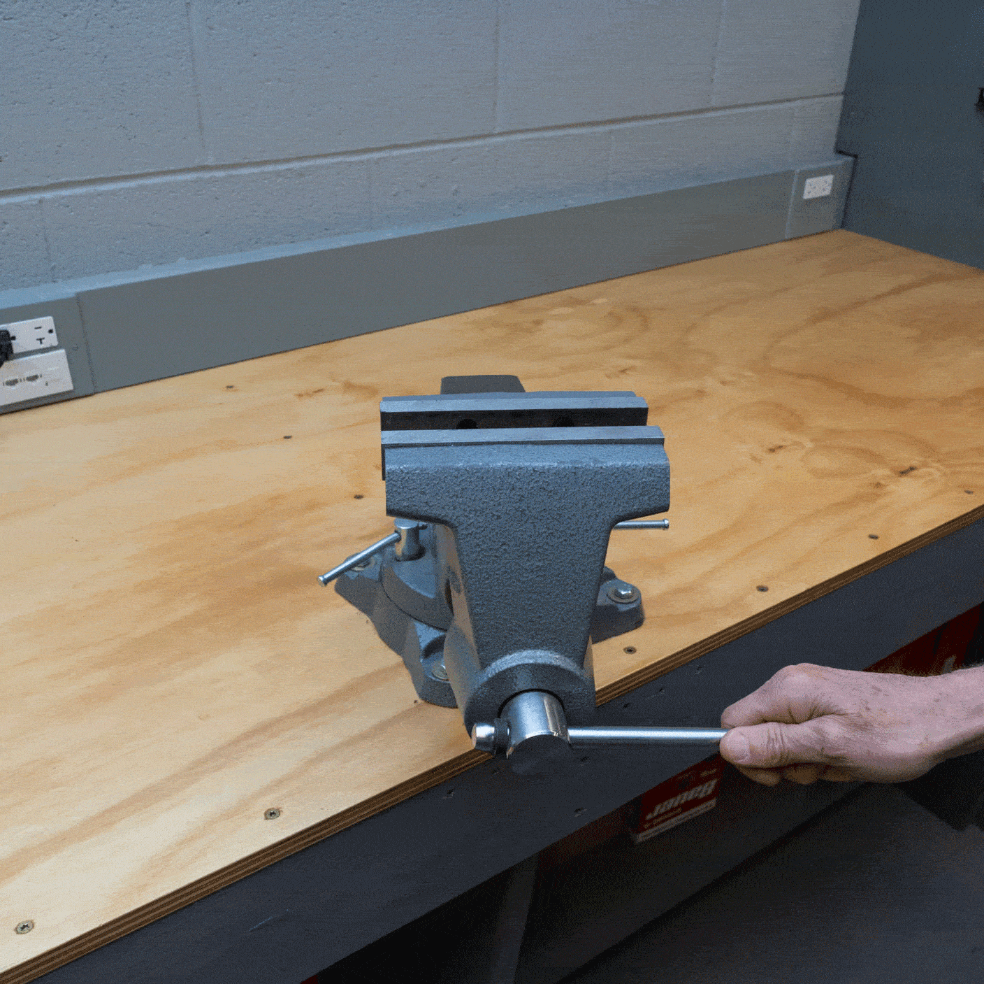 Three Simple Tricks to Use a Bench Vise