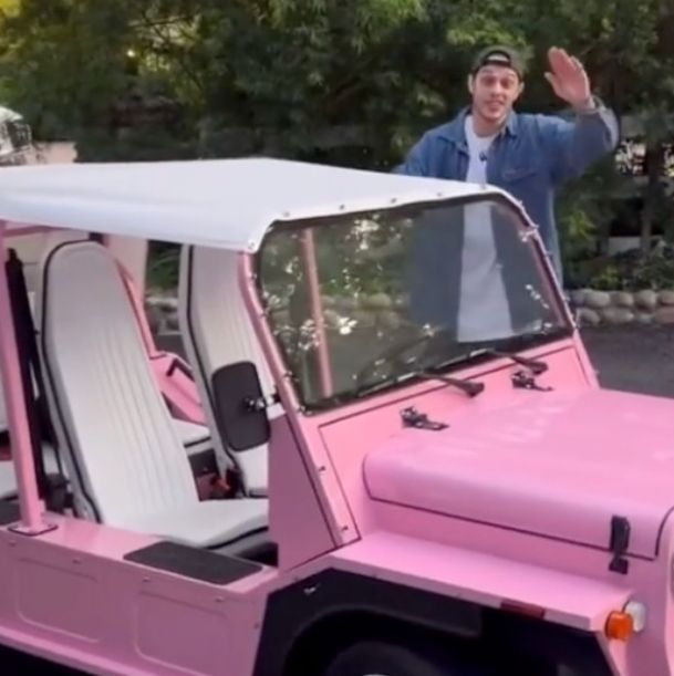 Pete Davidson Is Out Here Driving Kim Kardashian's Hot Pink Golf Cart to Deliver Pizza to Scott in L.A.