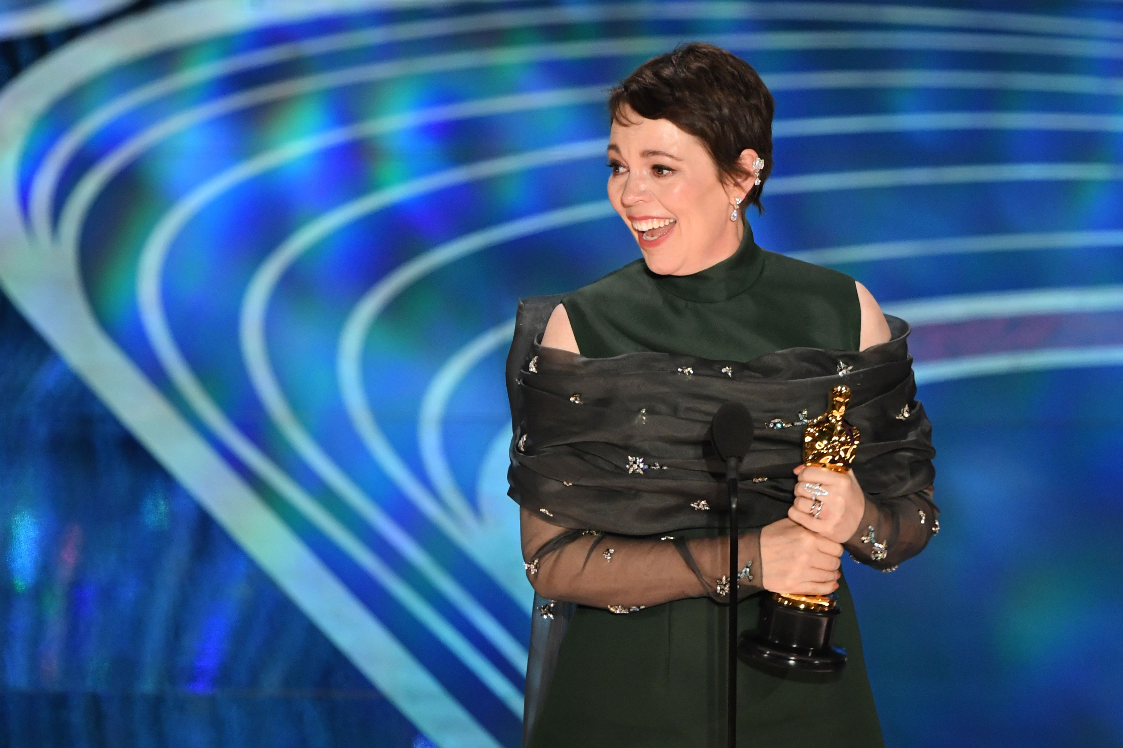 olivia colman oscar dress 2019