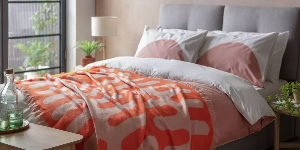 22 Best Bed Throws To Add Comfort And, King Size Bed Throws Matalan
