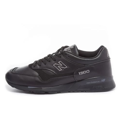 mens black trainers