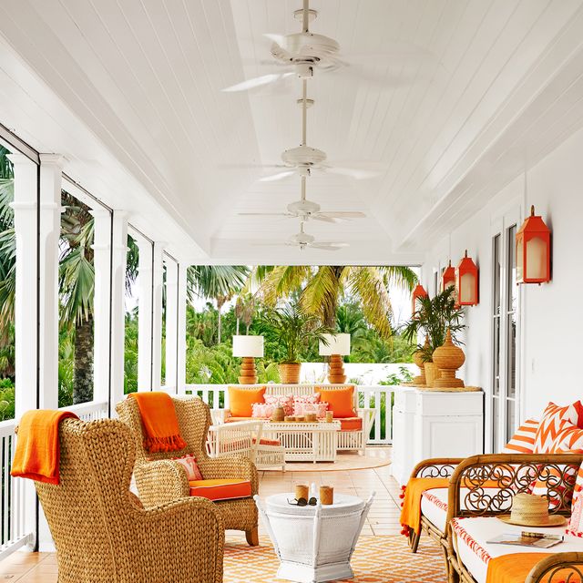 patio with ceiling fans