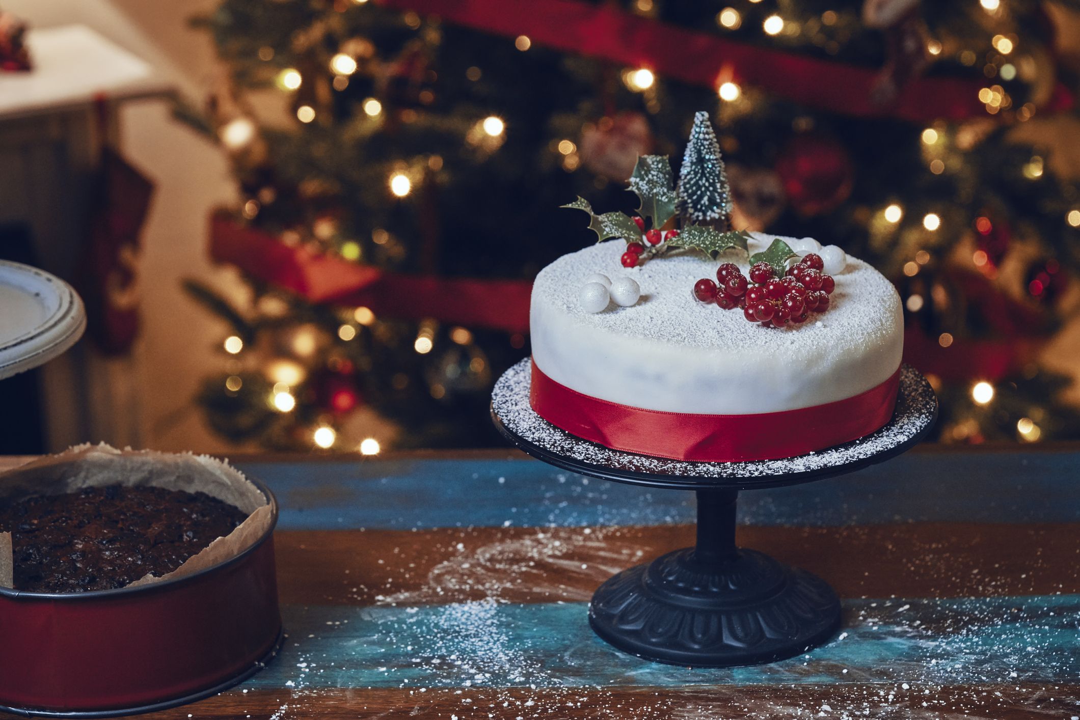 Xmas Square Cake Fondant Ideas : How To Ice A British Christmas Cake