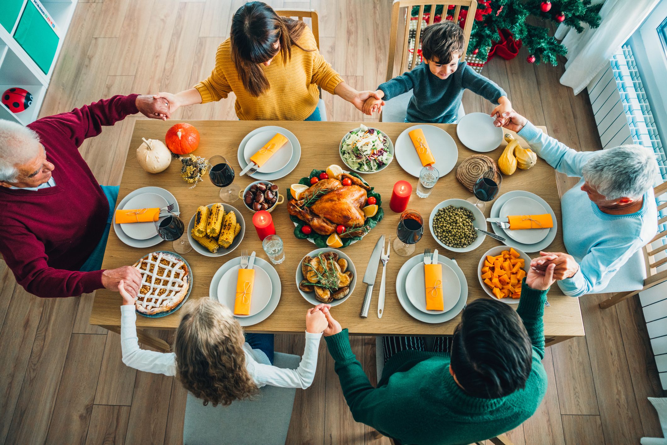 20 Best Christmas Prayers - Christmas Dinner Prayers