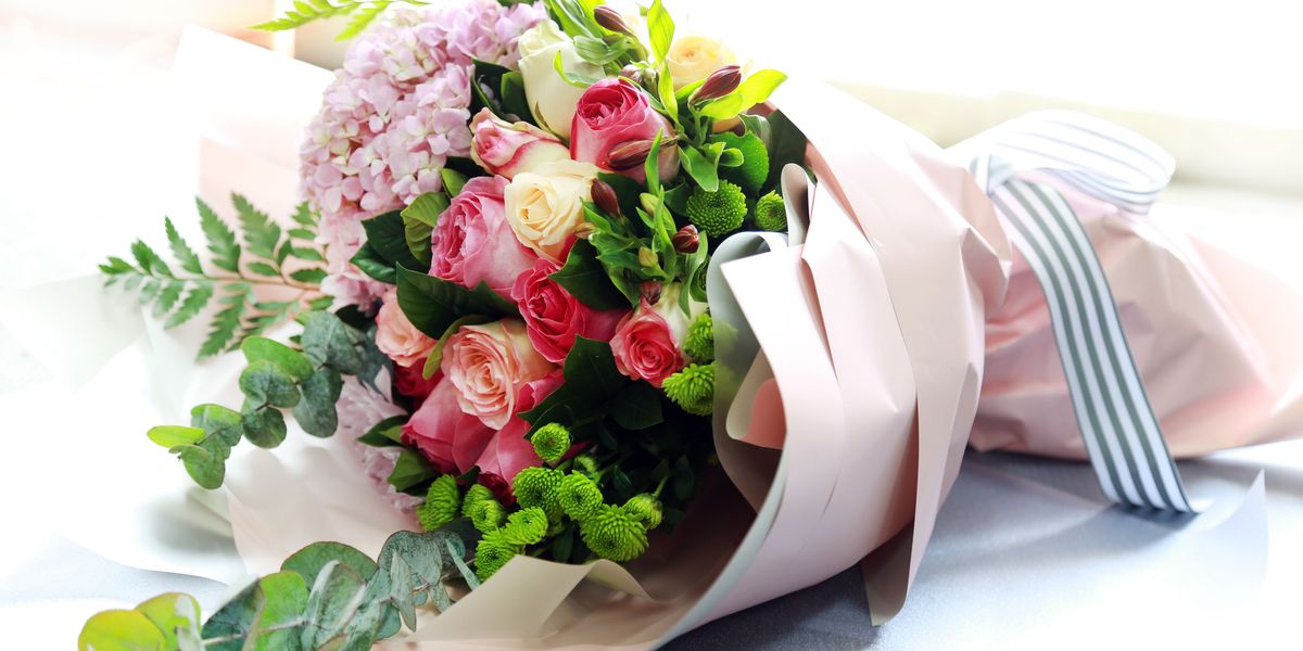 This New Flower Delivery Service Takes the Ick Factor Out of Buying Flowers  Online   Glamour