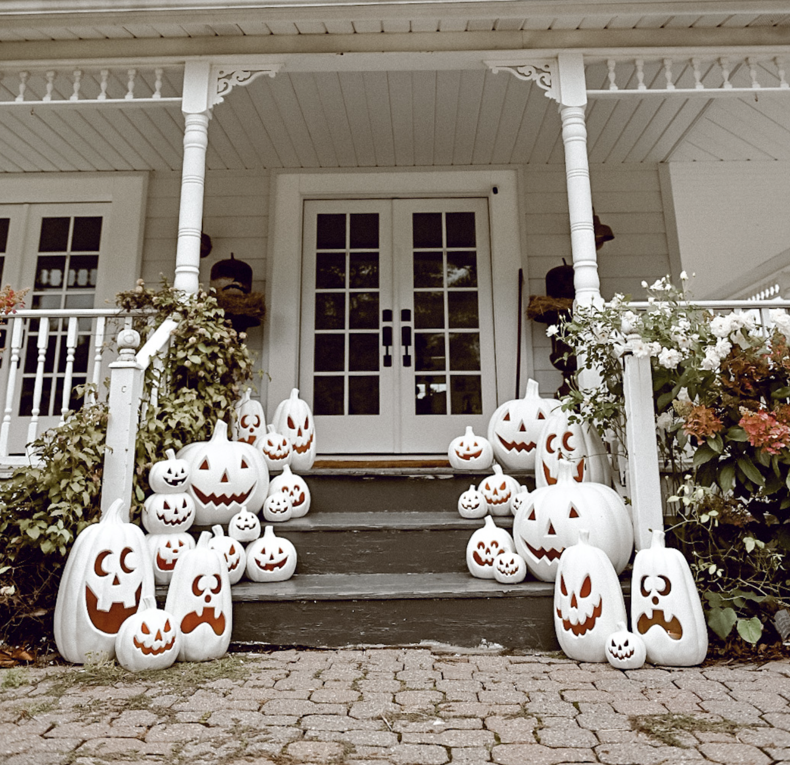 front window halloween decorations