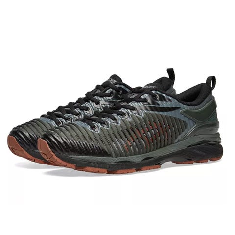new release mens trainers