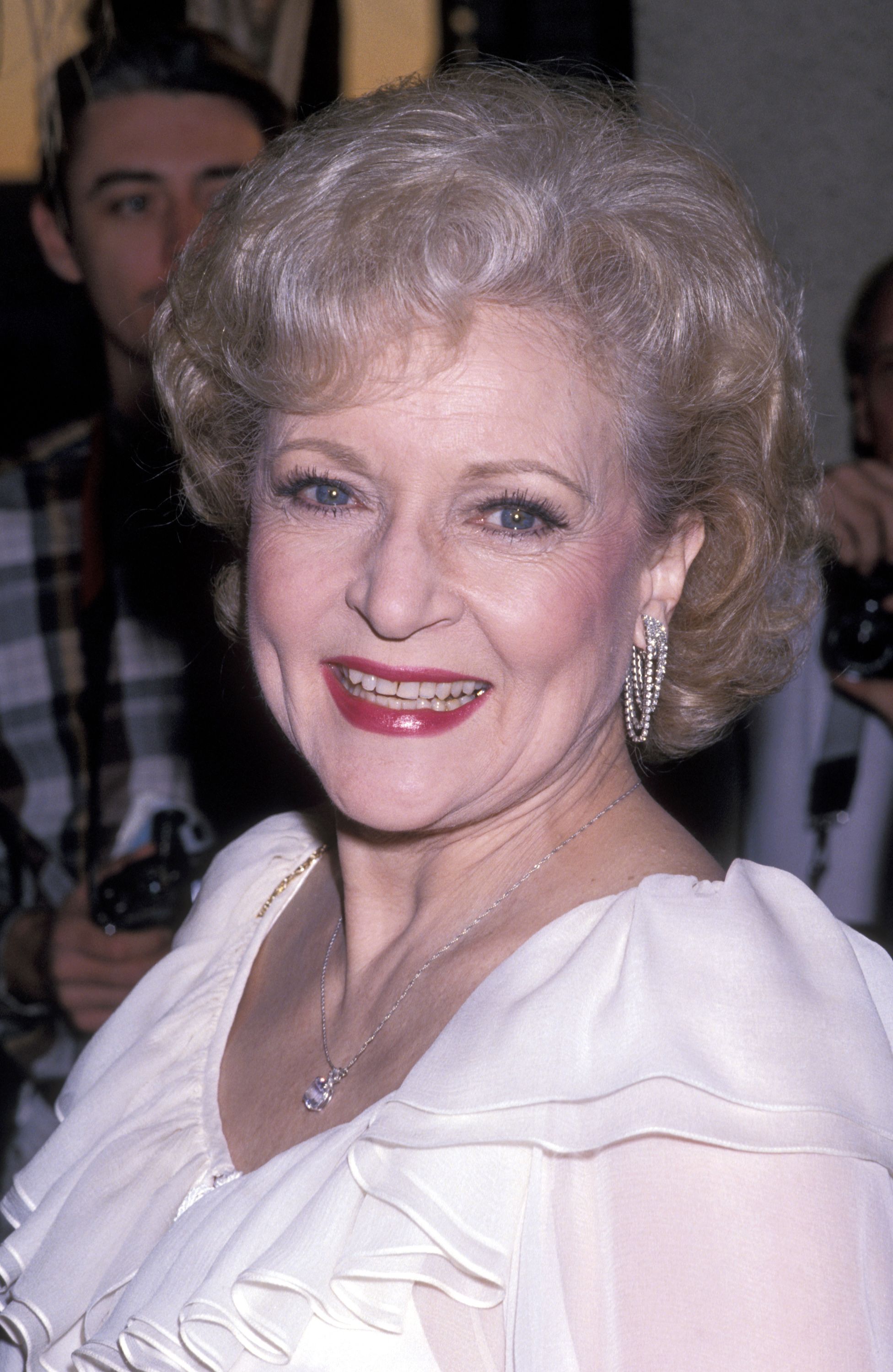 Is actress betty white still alive