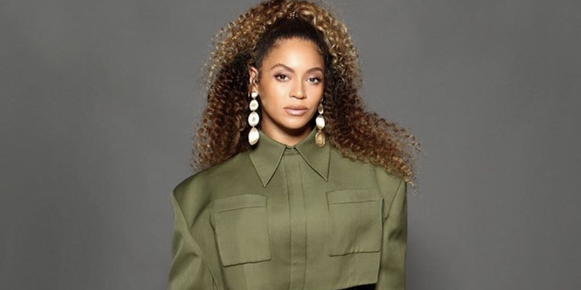 Beyonce Shares Photos of Green Balmain Minidress at Queen & Slim Premiere