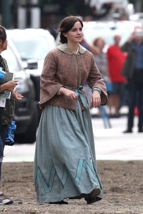 Emma Watson Is Good Meg March In Full Little Women Costume