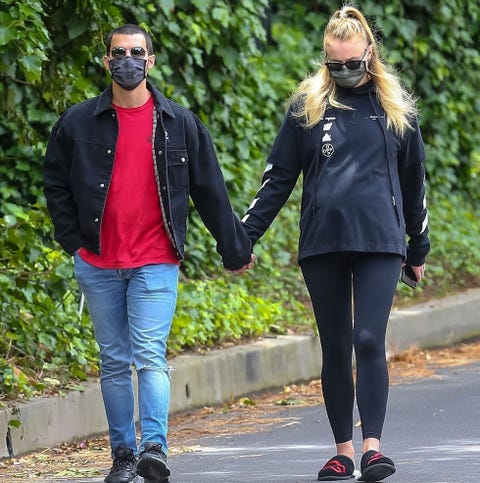 Sophie Turner Baby Bump Photos | Sophie Turner Walks With Joe Jonas