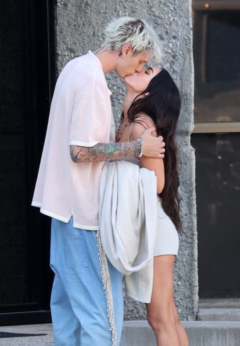 Megan Fox And Machine Gun Kelly Spotted Kissing In L A Megan Fox And Machine Gun Kelly Spotted Kissing In L A