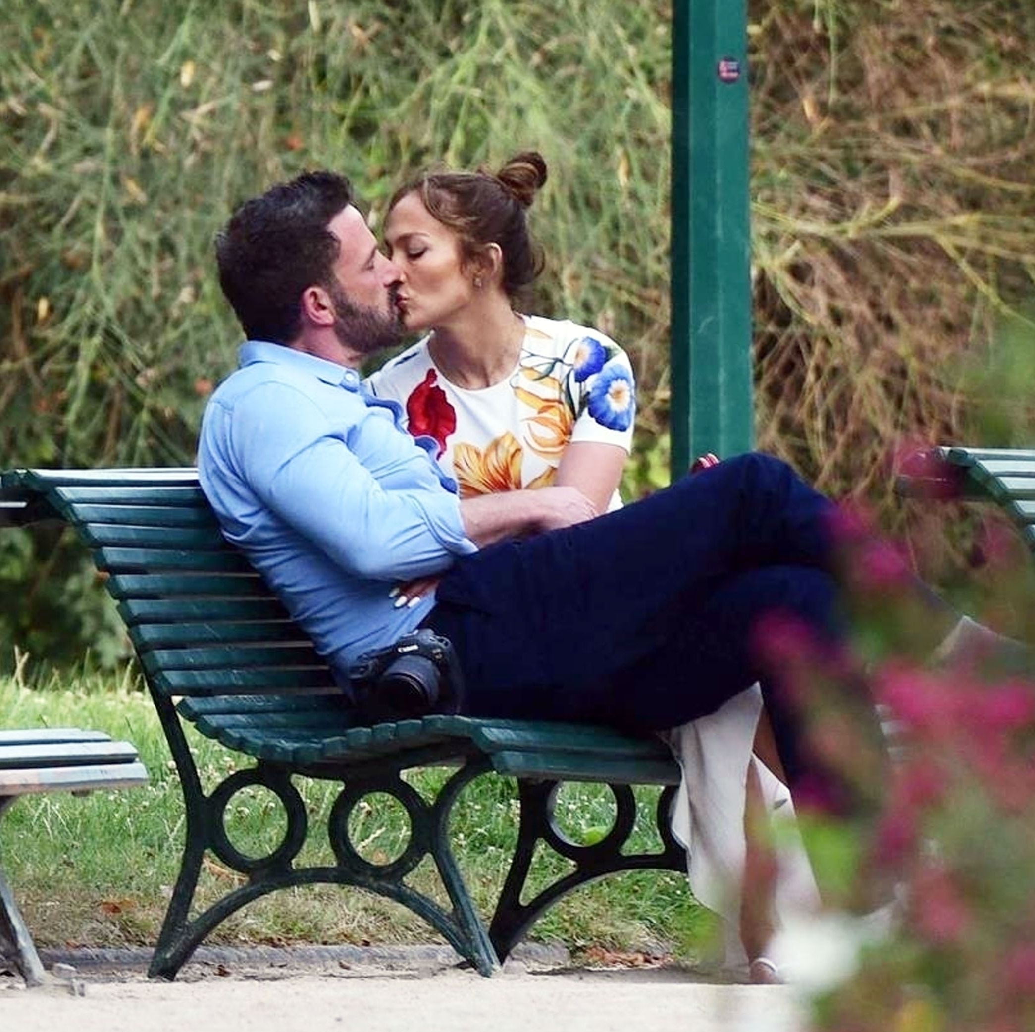 Jennifer Lopez and Ben Affleck Share a Passionate Kiss in Paris During Their Honeymoon