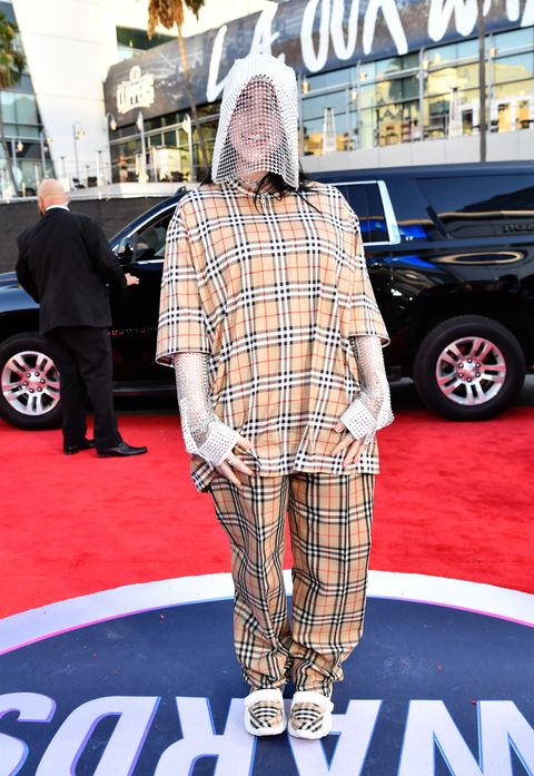 Billie Eilish Wore Head to Toe Burberry for the American ...