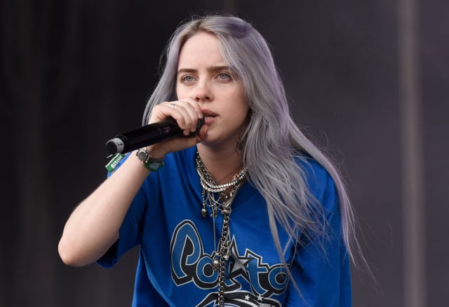 Featured image of post Baggy Clothes Billie Eilish Fashion Style / Billie eilish isn&#039;t your average pop star.