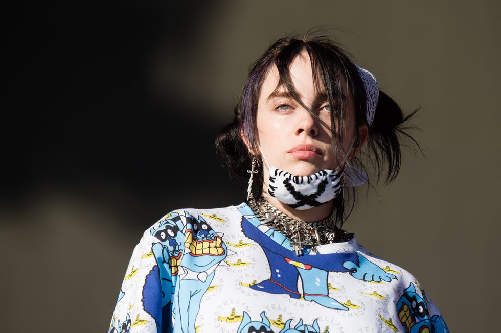 What Happened to Billie Eilish's Foot? - Billie Eilish Injuries