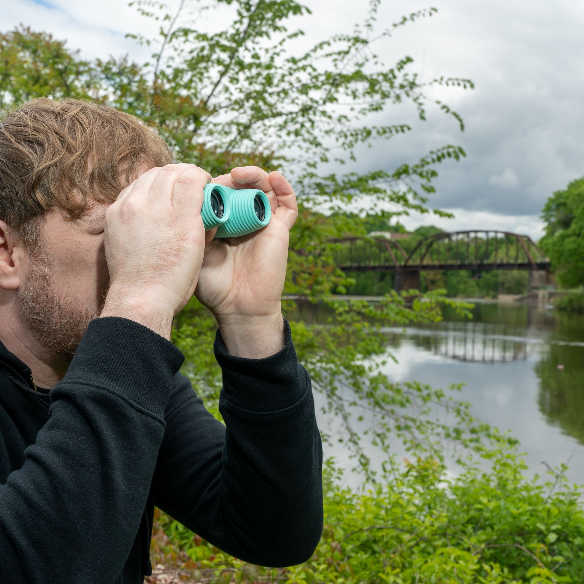 The Best Binoculars for Seeing the World Up Close