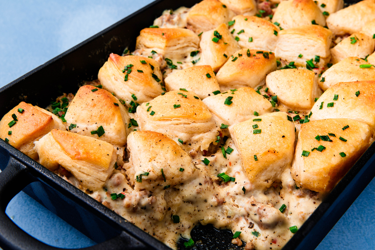 baked biscuits and gravy