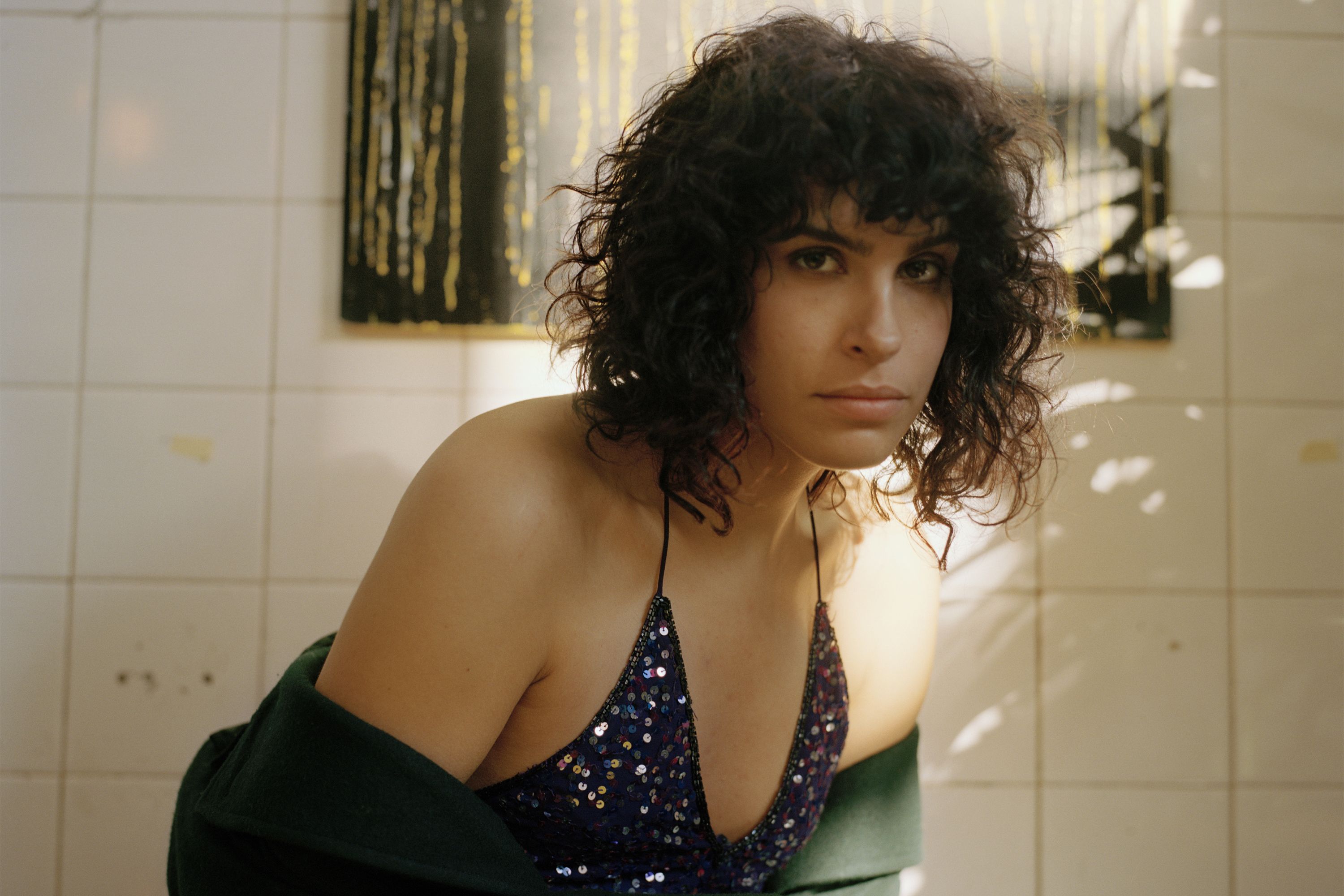 Desiree Akhavan  nackt