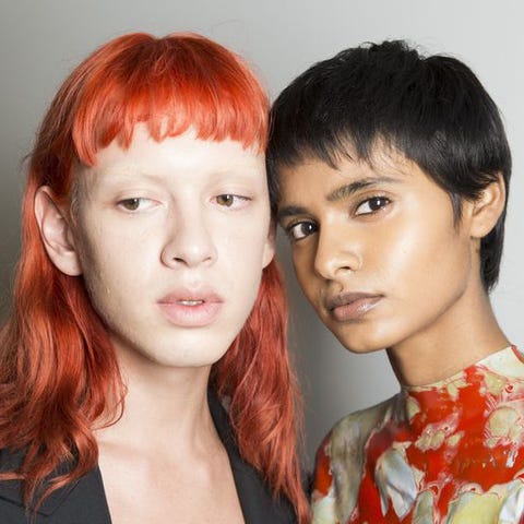 前髪カットをセレブヘアスタイリストが伝授 前髪を切りすぎないコツは ビューティ Elle エル デジタル 前髪カットをセレブヘアスタイリストが伝授 前髪を切りすぎないコツは ビューティ Elle エル デジタル