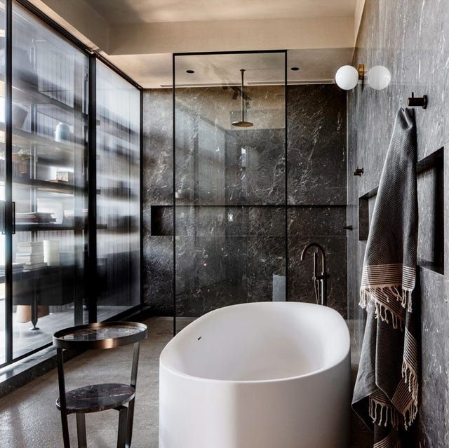 15 Chic Black Bathrooms Black And White Decorating Ideas