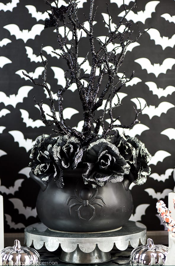 20+ Halloween Centerpieces & Table Decorations DIY Ideas for