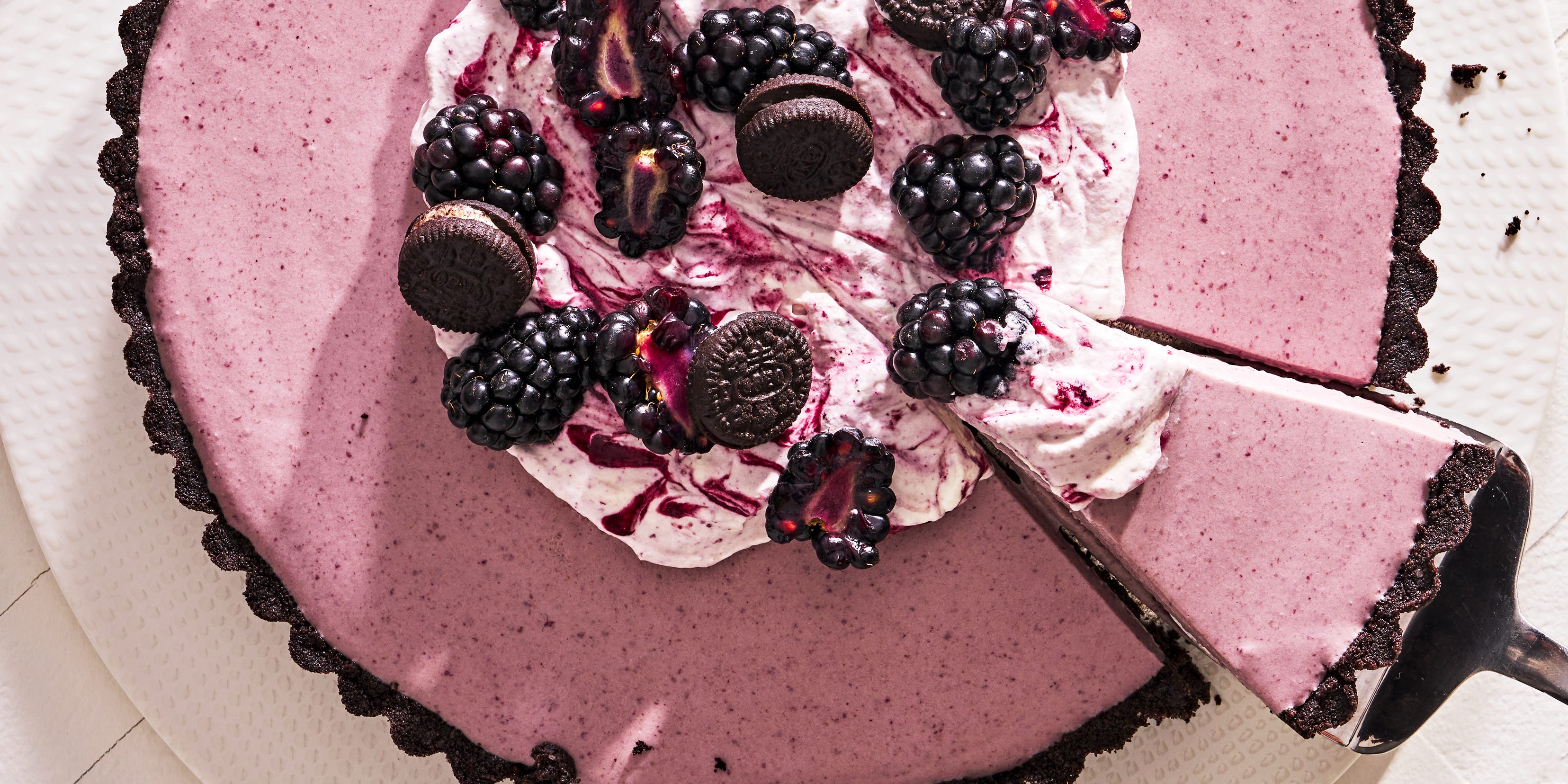 Blackberries & Oreos Are A Match Made In Heaven, & This No-Bake Tart Is Proof