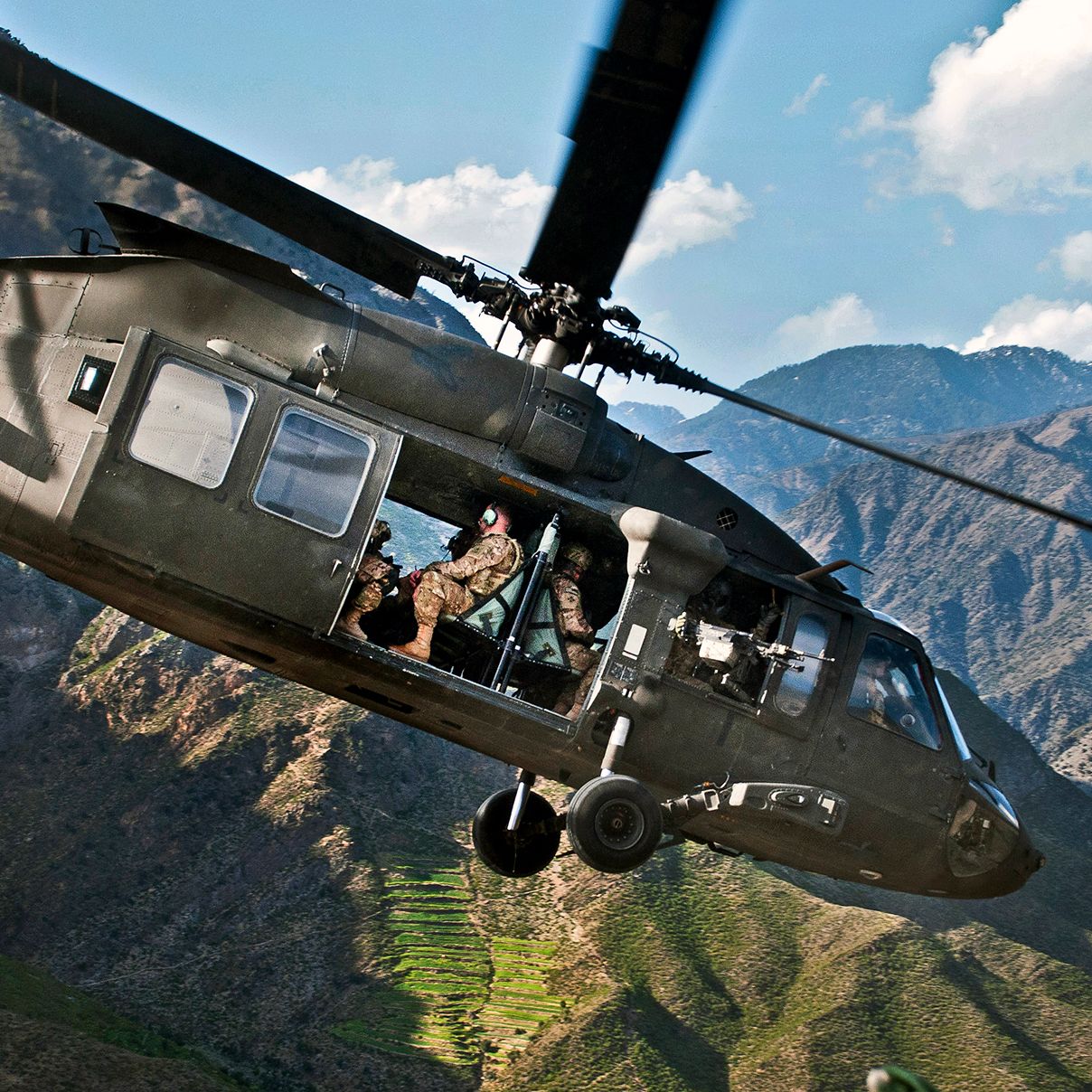 Why the UH-60 Black Hawk Is Such a Badass Helo