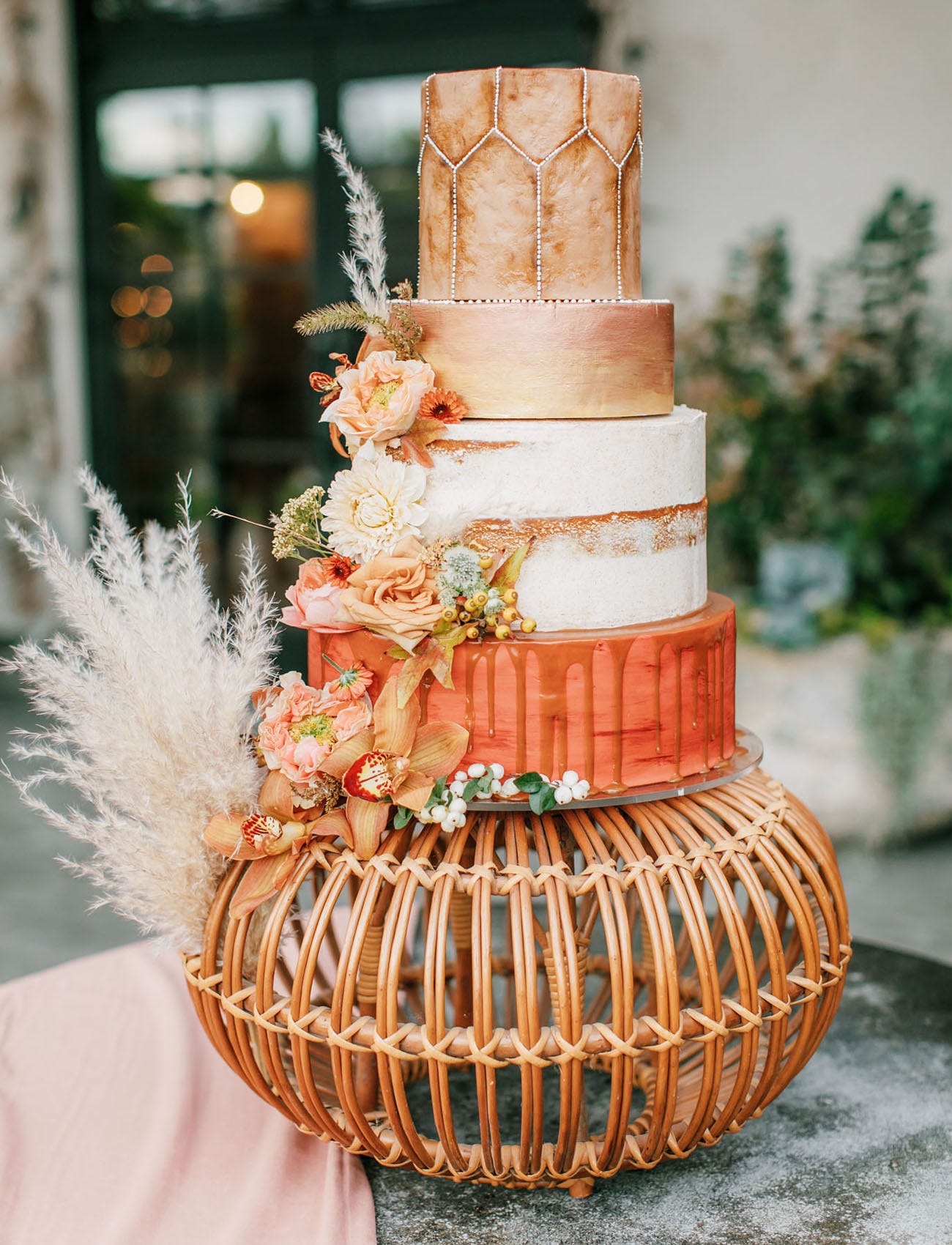 royal blue and black wedding cakes