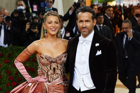 Watch Ryan Reynolds' Cute Reaction to Blake Lively's 2022 Met Gala Moment