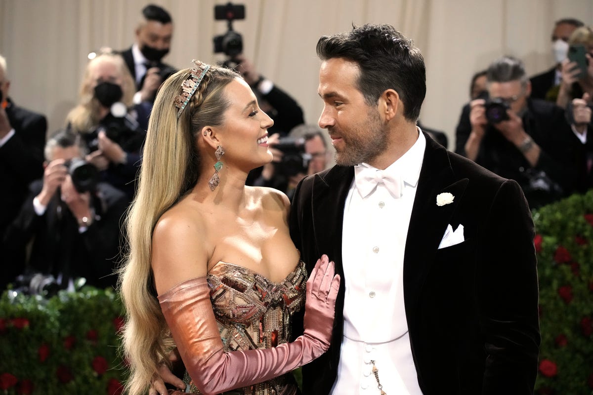 Blake Lively trolls Ryan Reynolds again in an epic way on Instagram