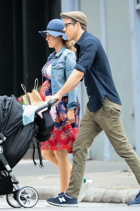 Cute Nudist Pregnant - Blake Lively Shows Baby Bump On Family Walk With Ryan Reynolds